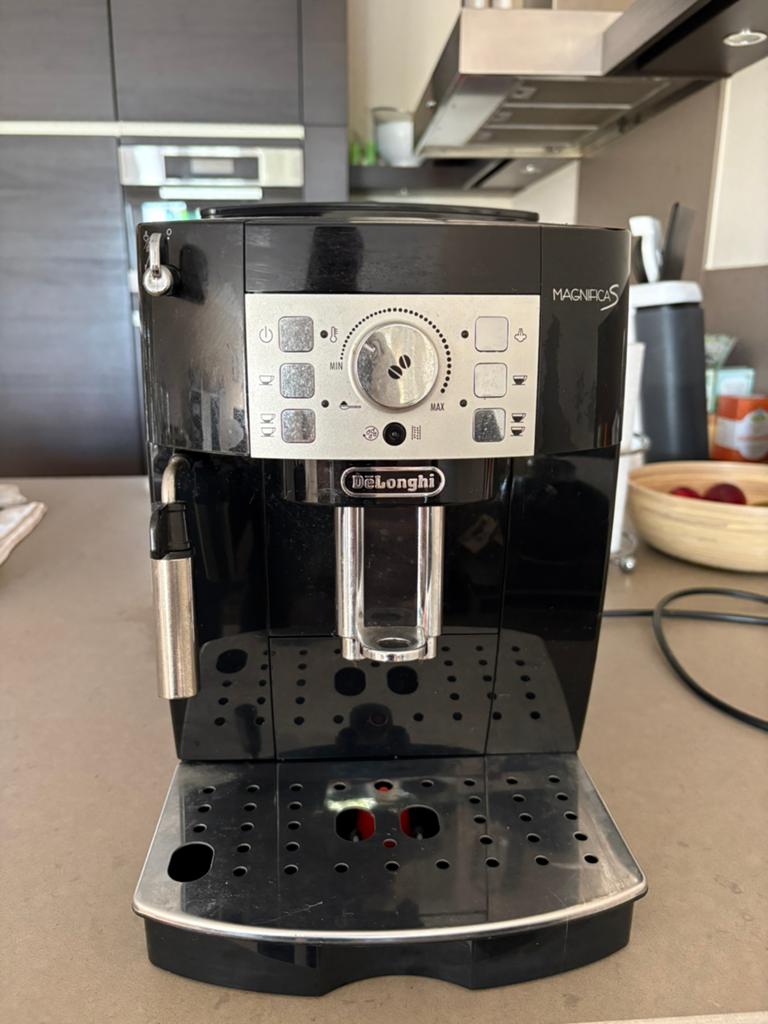 DeLonghi Ecam20.11X-21.11X-22.11X bonen koffieautomaat, Ophalen, Zo goed als nieuw, Koffiemachine, Koffiebonen