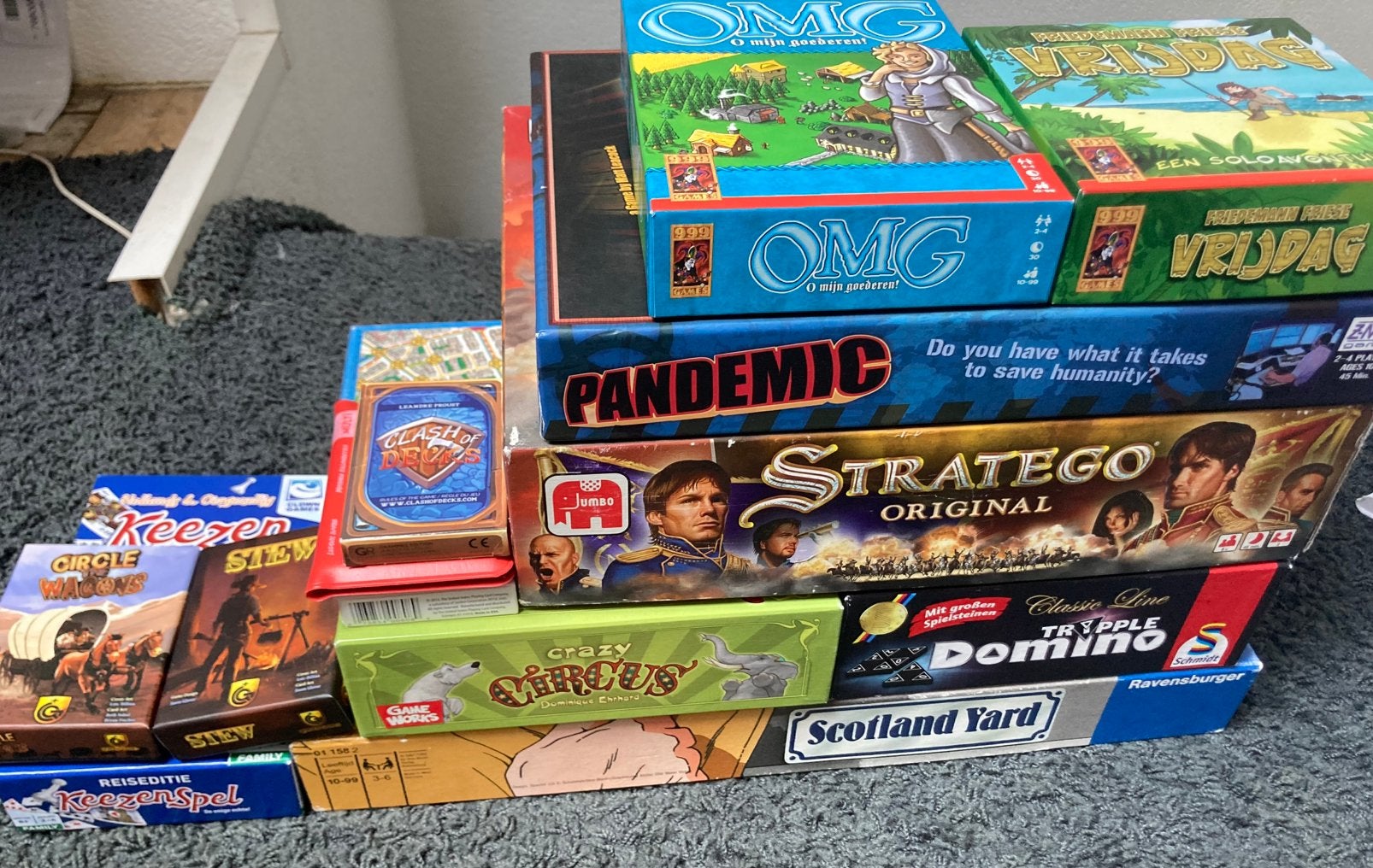 11 spellen - Pandemic, Stratego, Domino, Vrijdag, Keezenspel, Hobby en Vrije tijd, Ophalen of Verzenden, Zo goed als nieuw