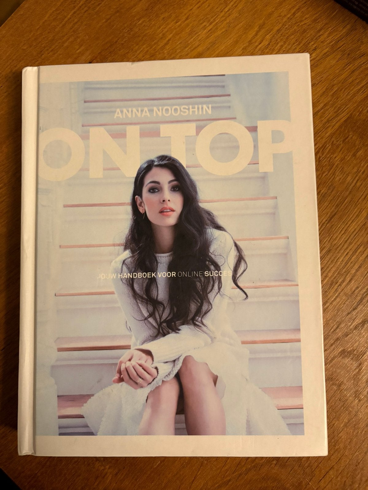 Anna Nooshin - On top, Ophalen of Verzenden, Zo goed als nieuw, Mode algemeen