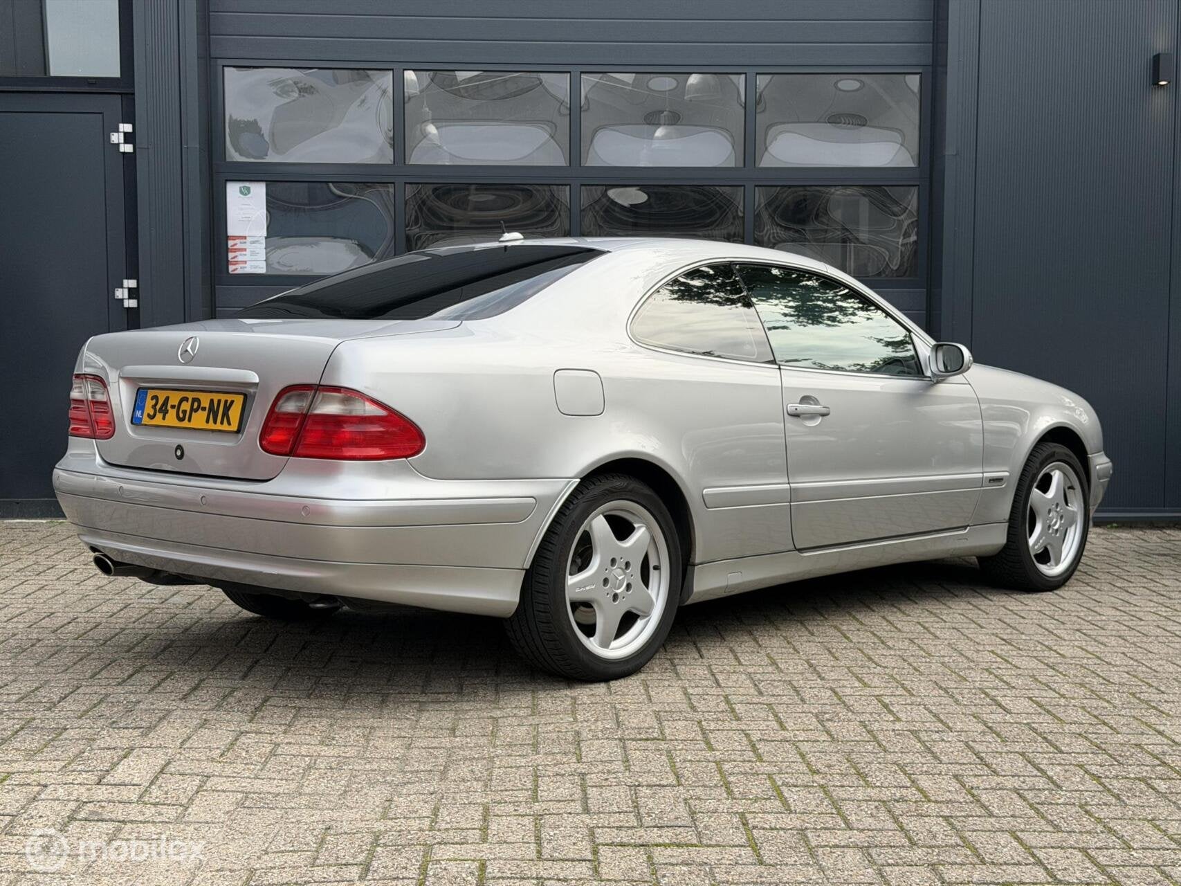 Mercedes CLK-klasse Coupé 320 Elegance | Airco | V6, Auto's, Mercedes-Benz, Automaat, 745 kg, Achterwielaandrijving, Gebruikt