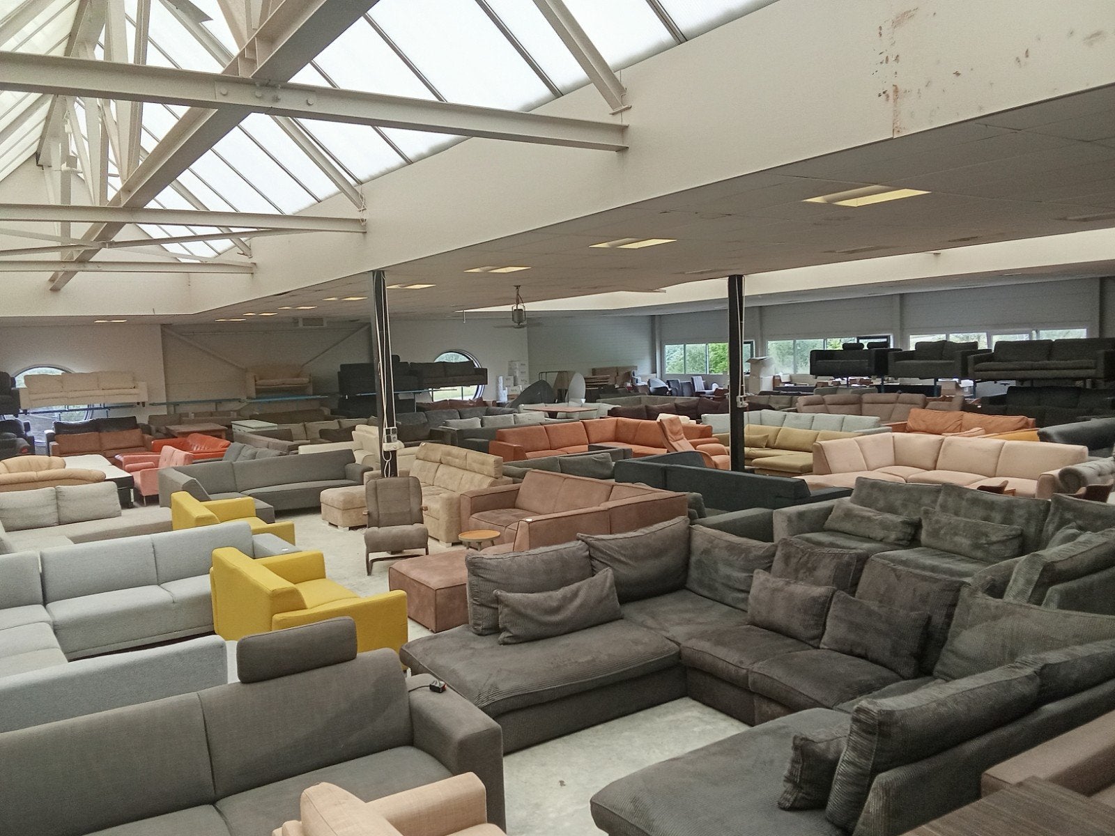 Meubel kringloop Lelystad hoekbanken - banken - fauteuils, ., Ophalen of Verzenden, Zo goed als nieuw, .
