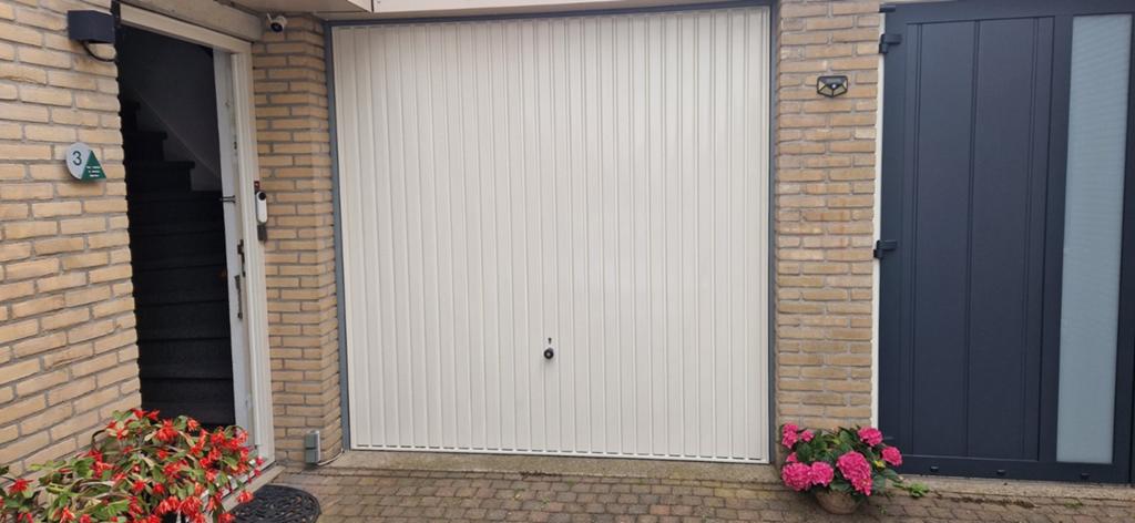 Witte Garagedeur Kanteldeur - Gebruikt, Gebruikt, Garagedeur, Ophalen of Verzenden, Metaal
