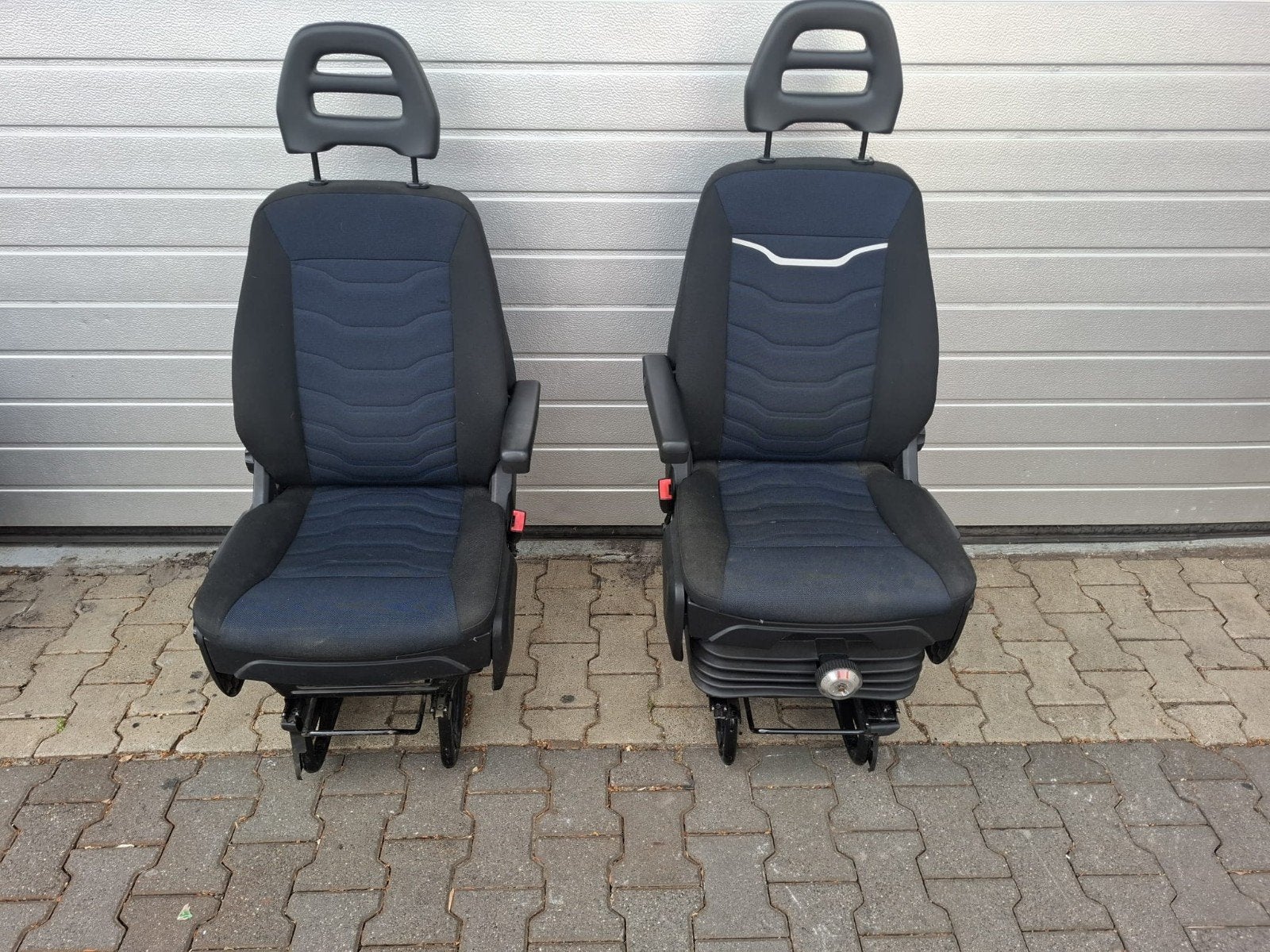 2020 Iveco Daily stoelen bestuurdersstoel bijrijdersstoel, Ophalen, Gebruikt