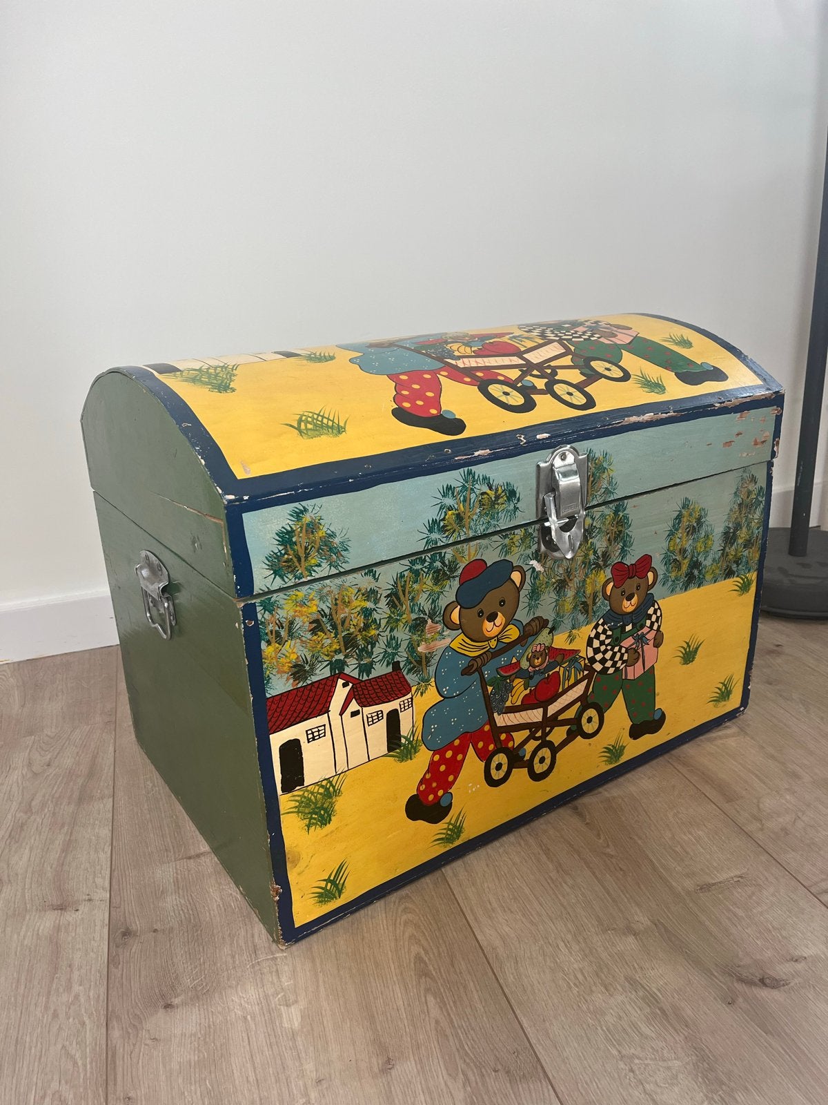 Vintage houten speelgoedkist met berenprint, Huis en Inrichting, Woonaccessoires | Kisten, Gebruikt, 50 tot 100 cm, 50 tot 75 cm