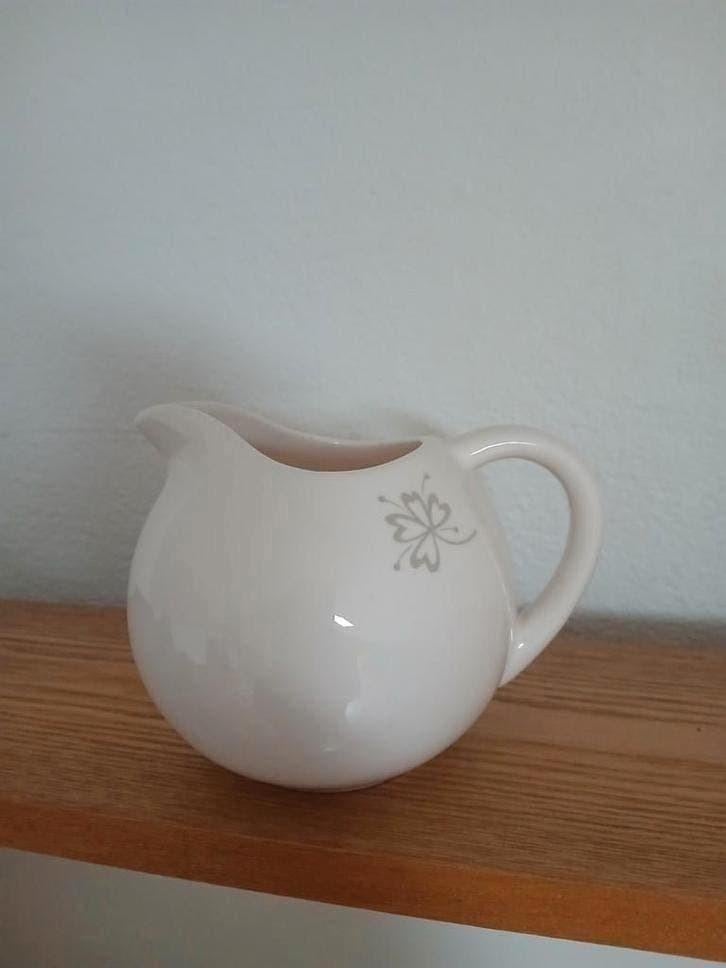 Riverdale melk/saus-kannetje wit-beige keramiek, Ophalen of Verzenden, Zo goed als nieuw, Keramiek, Overige typen