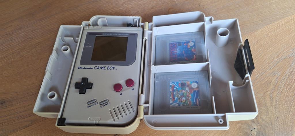 Gameboy Classic in topstaat met spellen en Gameboy carryall, Spelcomputers en Games, Ophalen of Verzenden, Zo goed als nieuw, Game Boy Classic