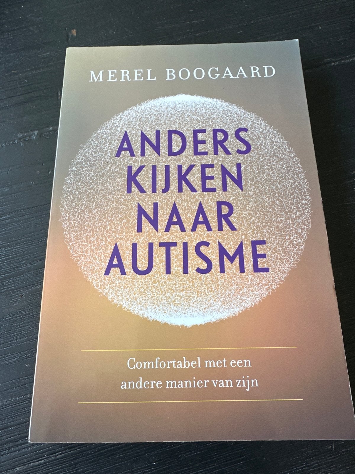 Anders Kijken Naar Autisme - Merel Boogaard, Ophalen of Verzenden, Zo goed als nieuw, Overige onderwerpen
