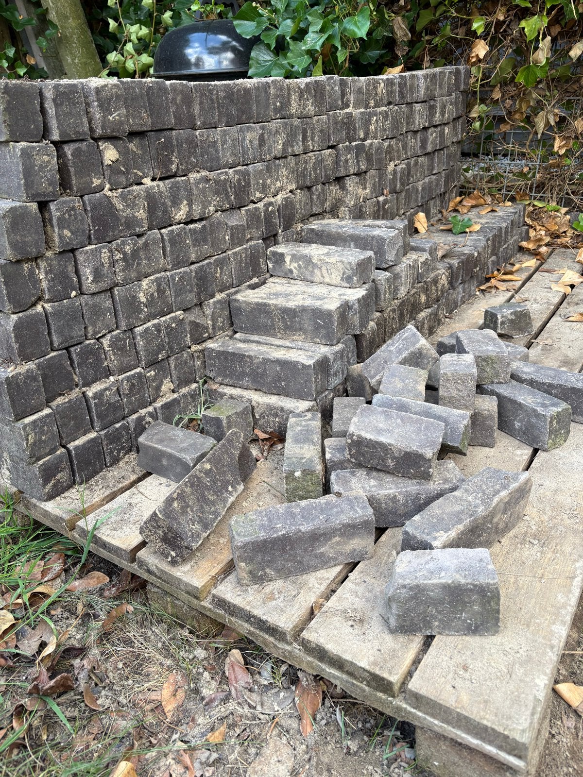 Gebruikte betrommelde waaltjes voor tuin of oprit, Tuin en Terras, Tegels en Klinkers, Ophalen, Gebruikt, Klinkers, 10 m² of meer