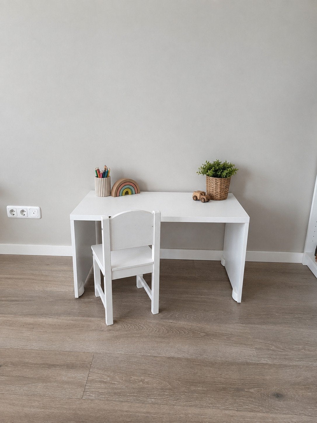 IKEA Sundvik bureau en Stuva stoel voor kinderen, Kinderen en Baby's, Kinderkamer | Tafels en Stoelen, Ophalen, Gebruikt, Tafel(s) en Stoel(en)