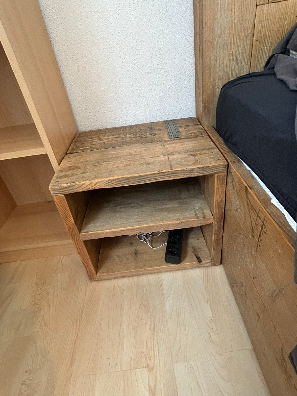2 steigerhouten nachtkastjes, Ophalen, Gebruikt, Minder dan 70 cm, Minder dan 40 cm