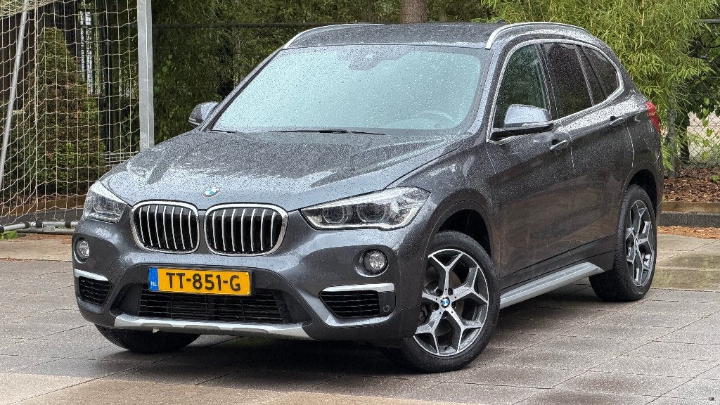 BMW X1 (2018) sDrive20i (NL auto + dealer onderhouden), Auto's, BMW, 1998 cc, 1800 kg, Particulier, SUV of Terreinwagen