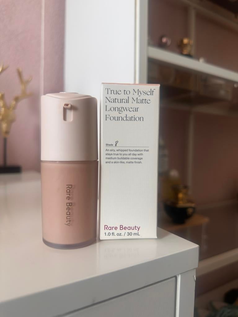 Rare beauty true to myself foundation, Gehele gezicht, Beige, Ophalen of Verzenden, Zo goed als nieuw