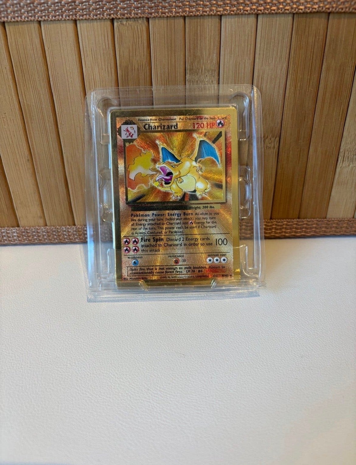 Pokémon Charizard Gold Metal Kaart - Zeer Zeldzaam, Hobby en Vrije tijd, Verzamelkaartspellen | Pokémon, Ophalen of Verzenden