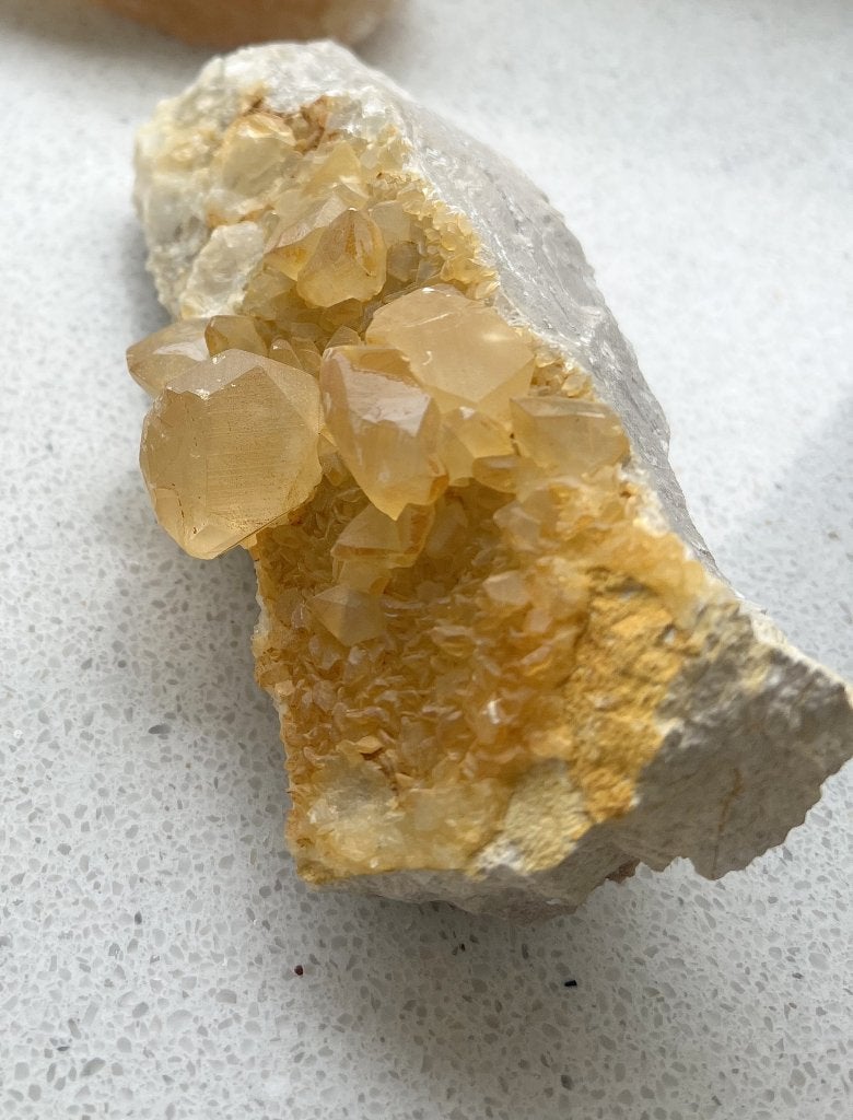 diverse stukken / cluster Calciet en Bariet 10 en 12 cm., Verzamelen, Ophalen of Verzenden, Mineraal
