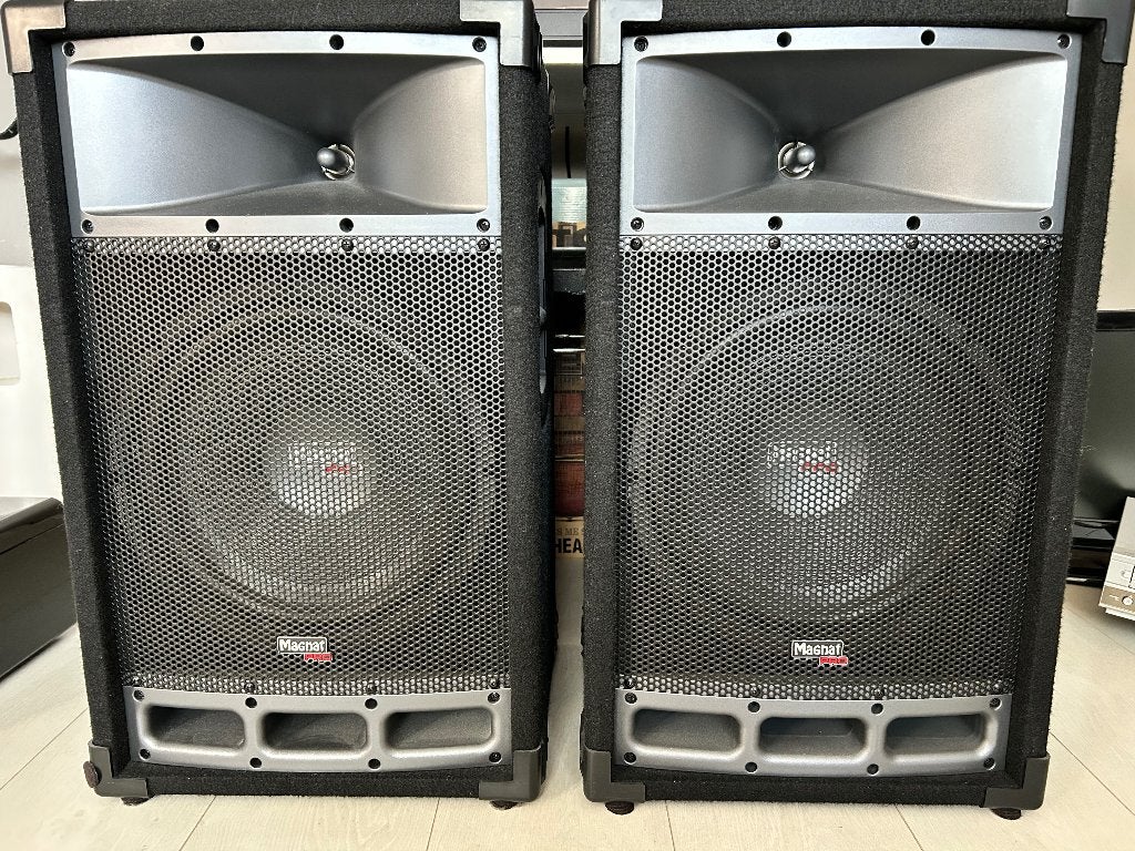 2 Magnat PA 112 2 -weg basreflex speakers