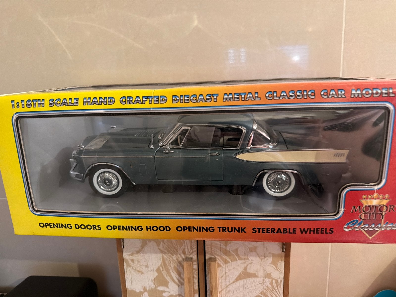 Motor City Classics Studebaker Golden Hawk 1:18 Modelauto, Overige merken, Auto, Ophalen of Verzenden, Zo goed als nieuw