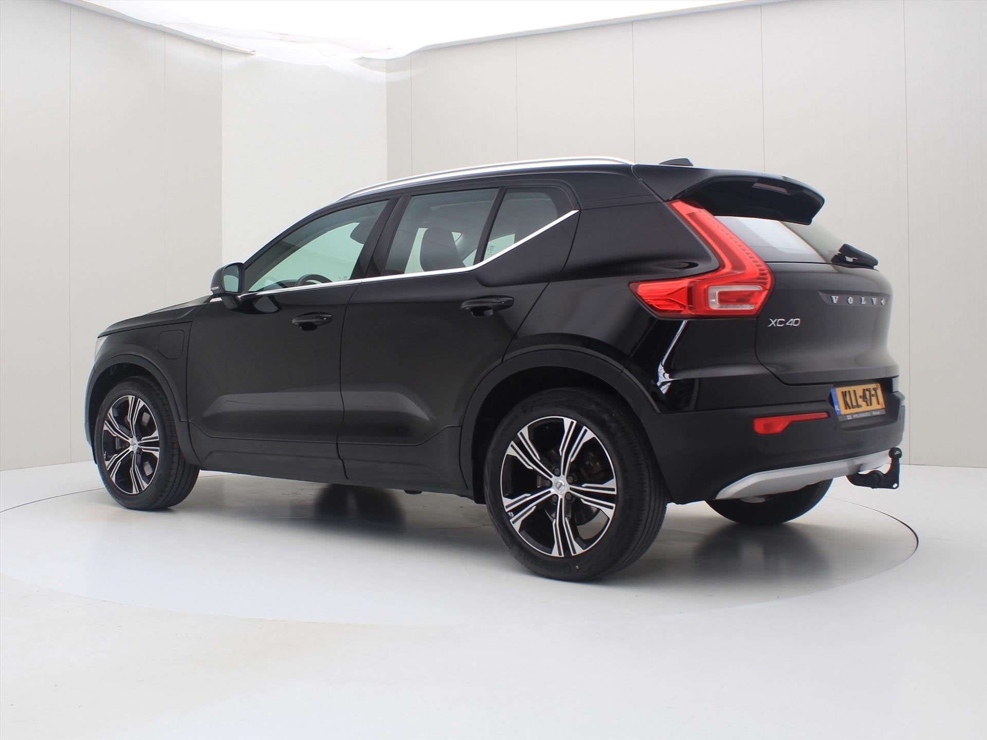 Volvo Xc40 1.5 T4 Recharge 211PK Geartronic Inscription ( TR, Automaat, 1712 kg, Zwart, Leder