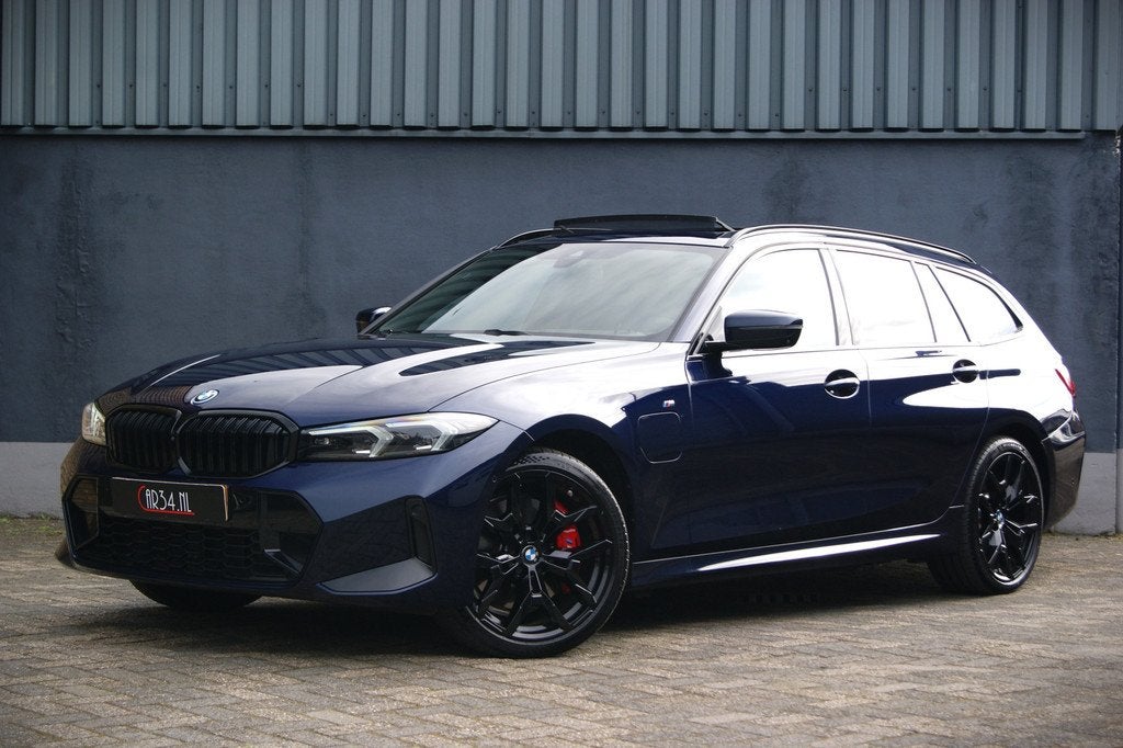 BMW 3 Serie Touring 330e xDrive 292Pk M-Sport 19,5KW accu Sh, Auto's, BMW, Automaat, 1998 cc, Gebruikt, 4 cilinders