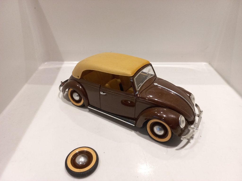 Volkswagen kever cabriolet 1949 Solido 1:18 modelauto 132, Hobby en Vrije tijd, Modelauto's | 1:18, Ophalen of Verzenden, Gebruikt