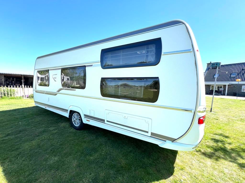 Fendt Saphir 560 SKM |Stapelbed|2022|Mover|Bomvol!, Dwarsbed, Rondzit, Bedrijf, Kachel