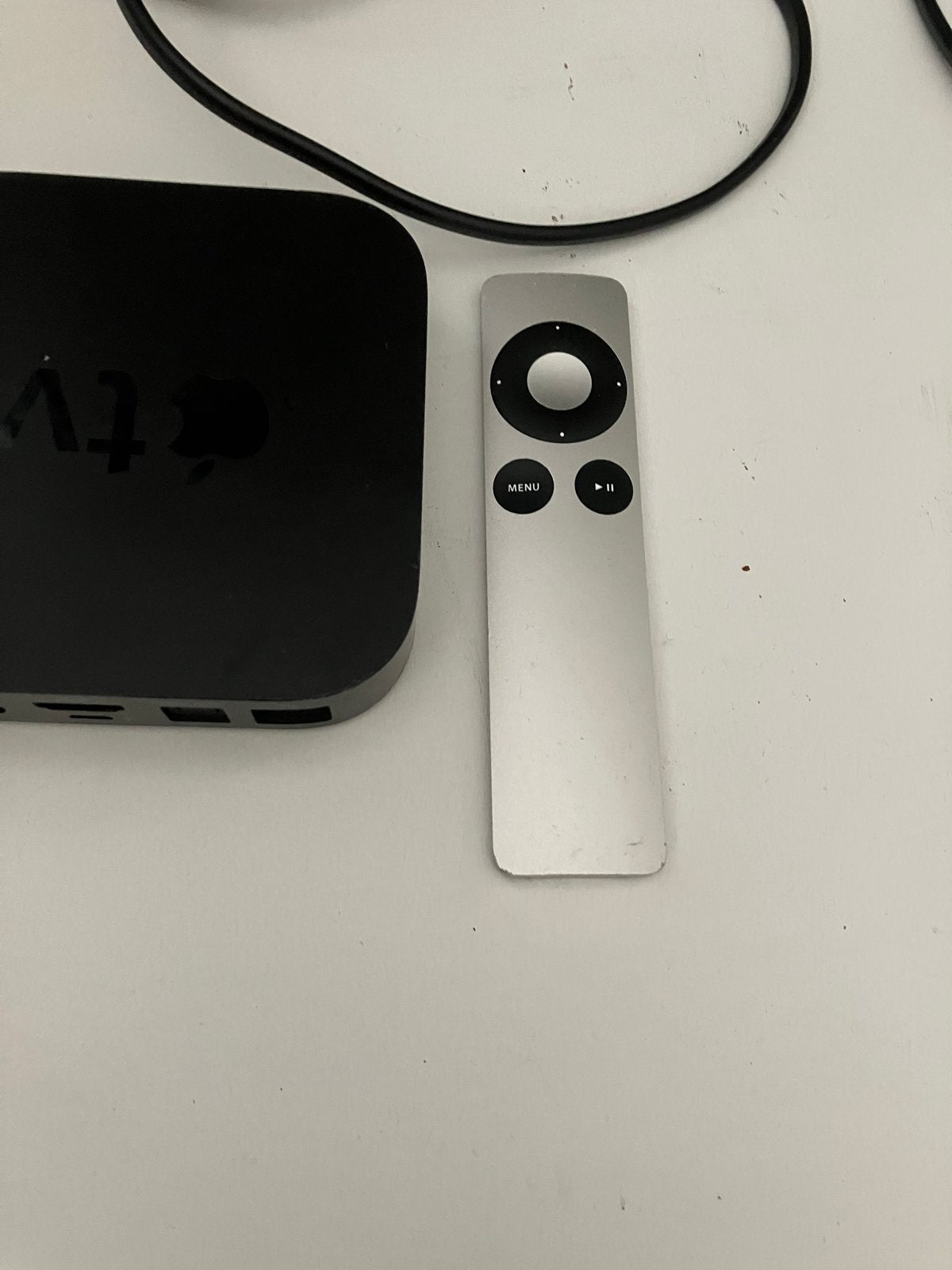 Apple TV met afstandsbediening en stroomkabel, Ophalen of Verzenden, Gebruikt, HDMI, Zonder harde schijf