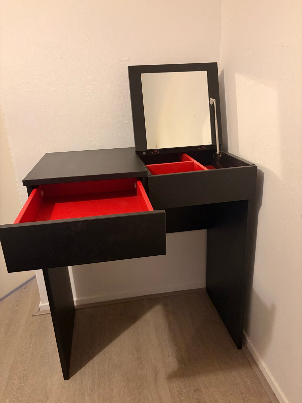 Compacte kaptafel met spiegel en kruk, Huis en Inrichting, Ophalen, 50 tot 100 cm, Zo goed als nieuw, Minder dan 100 cm