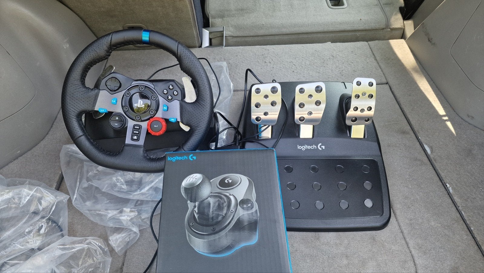 Logitech G29 Racestuur + Pedalen + Shifter Zo goed als nieuw, Spelcomputers en Games, Ophalen of Verzenden