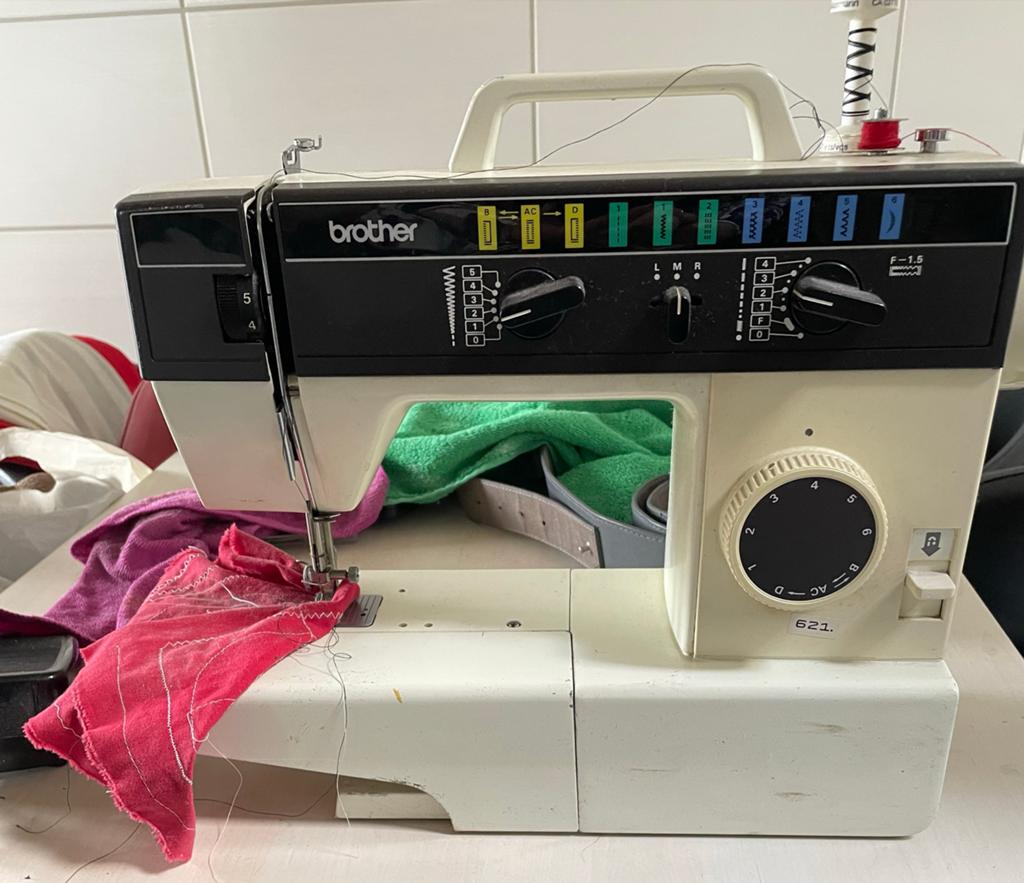Brother Naaimachine 621 - Gebruikt, Hobby en Vrije tijd, Naaimachines en Toebehoren, Ophalen, Gebruikt, Naaimachine, Brother