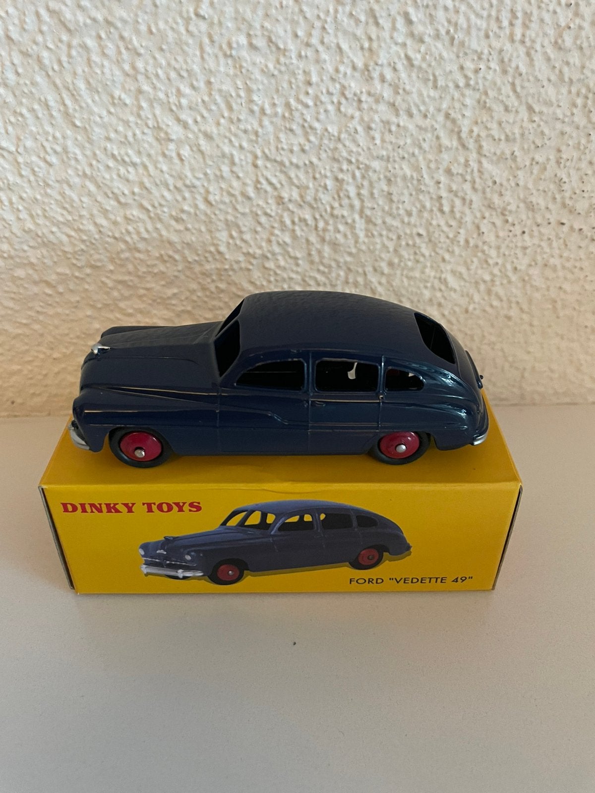 Dinky Toys 1:43 Ford Vedette 24Q (Atlas), Ophalen of Verzenden, Nieuw, Auto, Dinky Toys