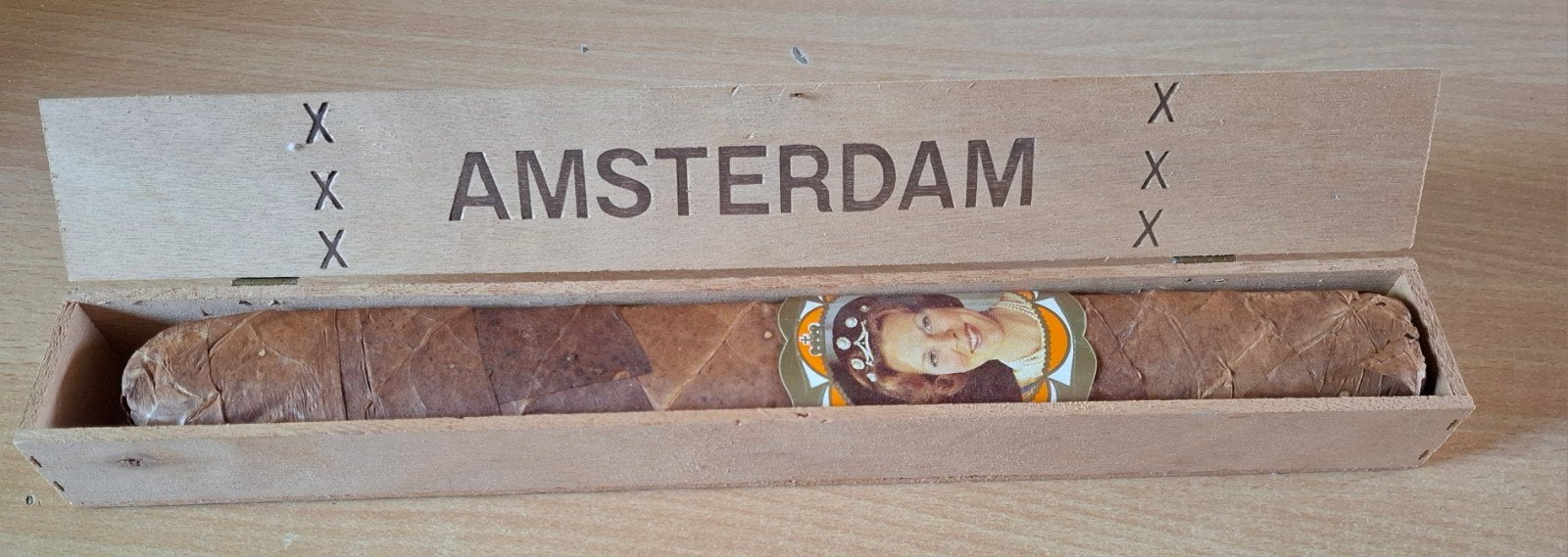 BEATRIX. Herdenkingssigaar. Amsterdam. 1980. Origin. kistje, Verzamelen, Ophalen