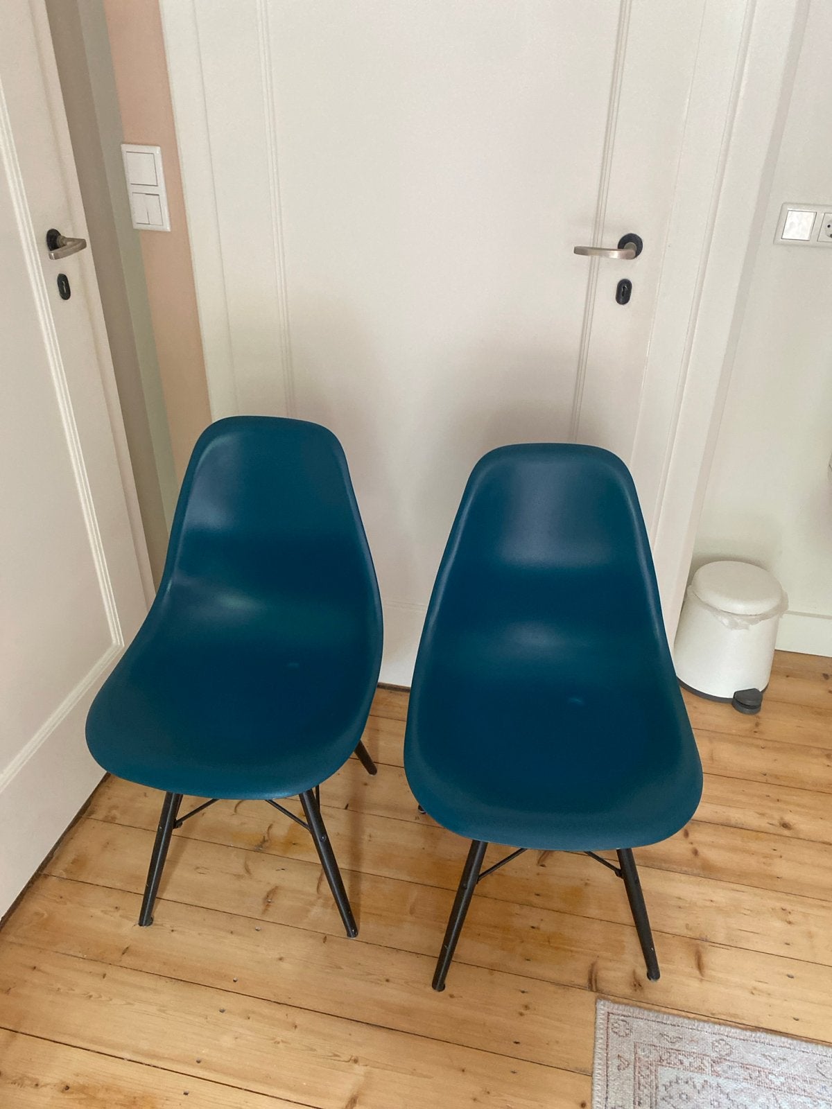 Twee blauwe stoelen - Eames stijl, Ophalen, Kunststof, Gebruikt, Twee