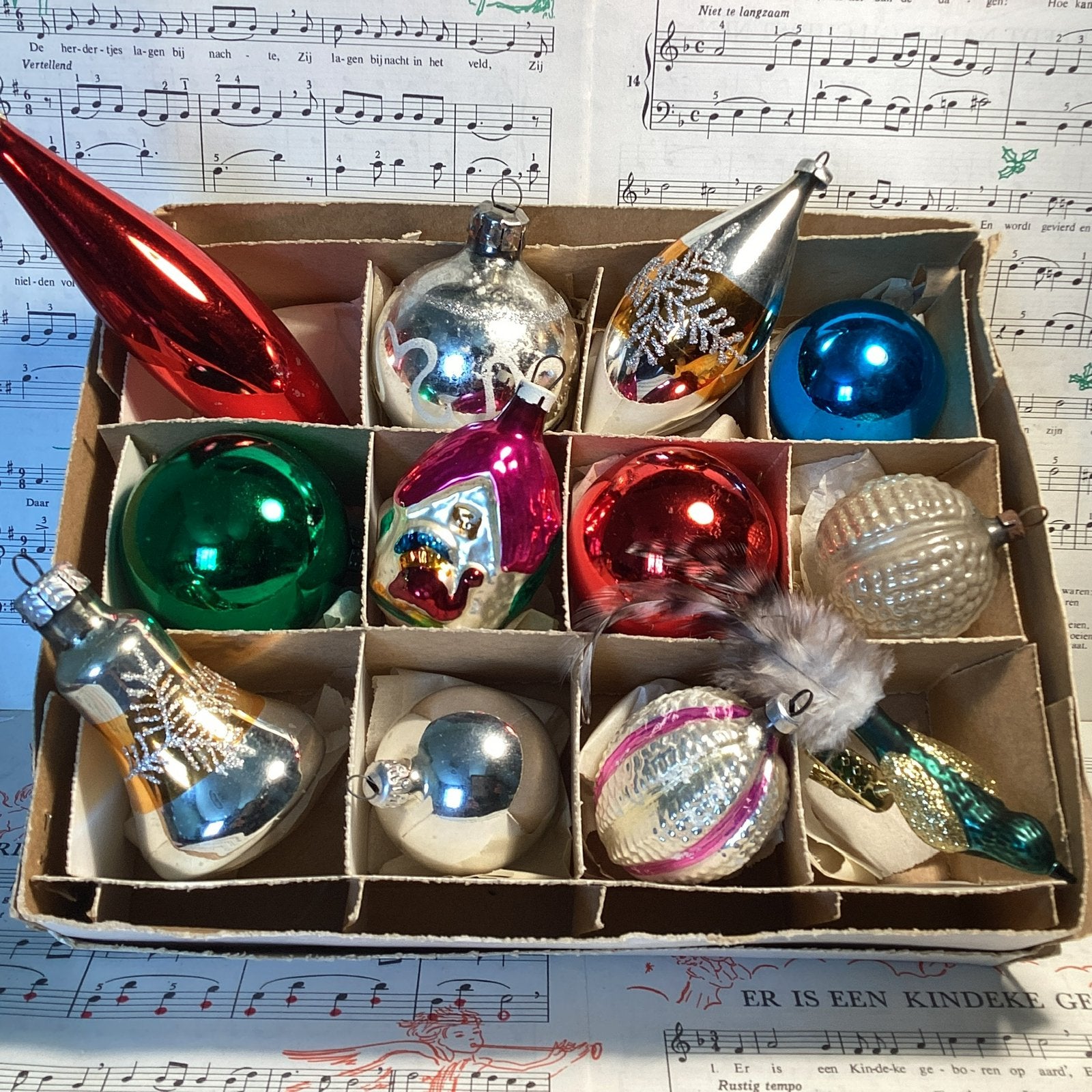 12 glazen kerstbalfiguren voor 27,50, Diversen, Kerst, Ophalen of Verzenden, Gebruikt