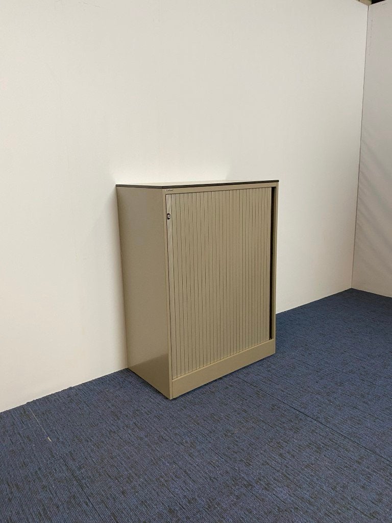 11x Roldeurkast Ahrend, grijs, eiken topblad, H105 x B80 cm., Ophalen, Gebruikt