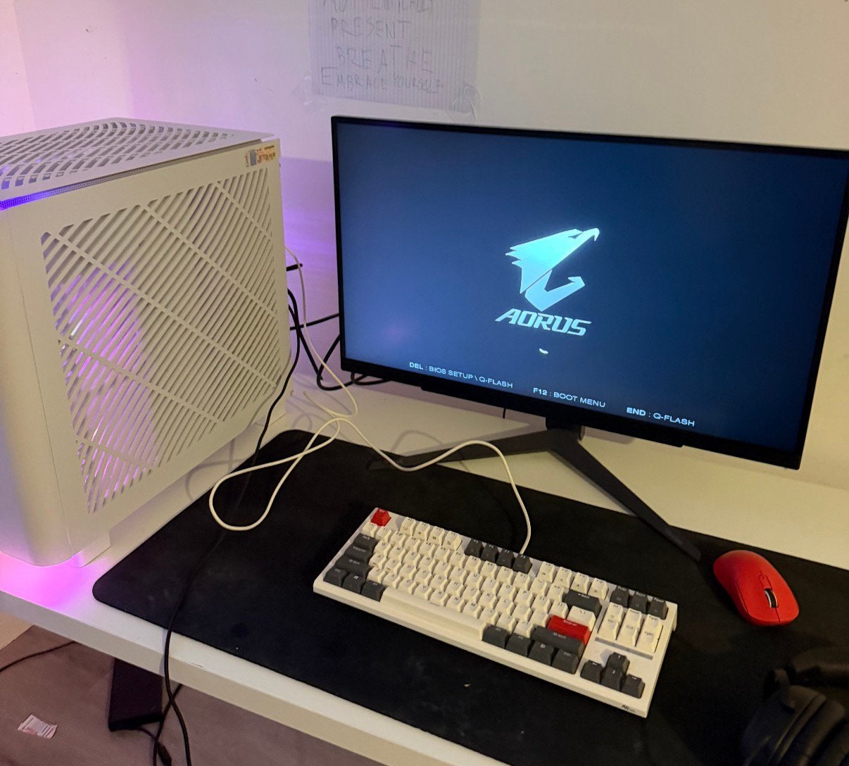 LG UltraGear 27GR83Q-B – 27" QHD 240Hz IPS gaming monitor, Computers en Software, Gaming, IPS, Kantelbaar, Zo goed als nieuw