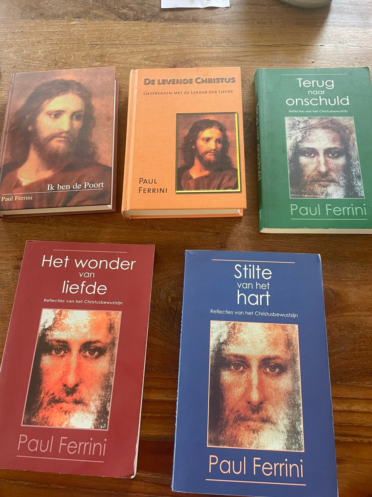 5 boeken van Paul Ferrini in goede staat, Ophalen of Verzenden, Zo goed als nieuw, Spiritualiteit algemeen, Overige typen