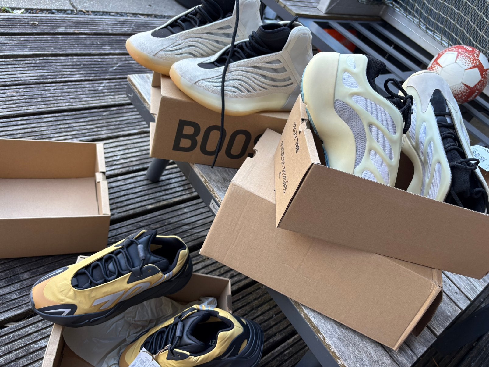 3 x Adidas YEEZY boost schoenen nieuw, Ophalen of Verzenden, Zo goed als nieuw, Zwart