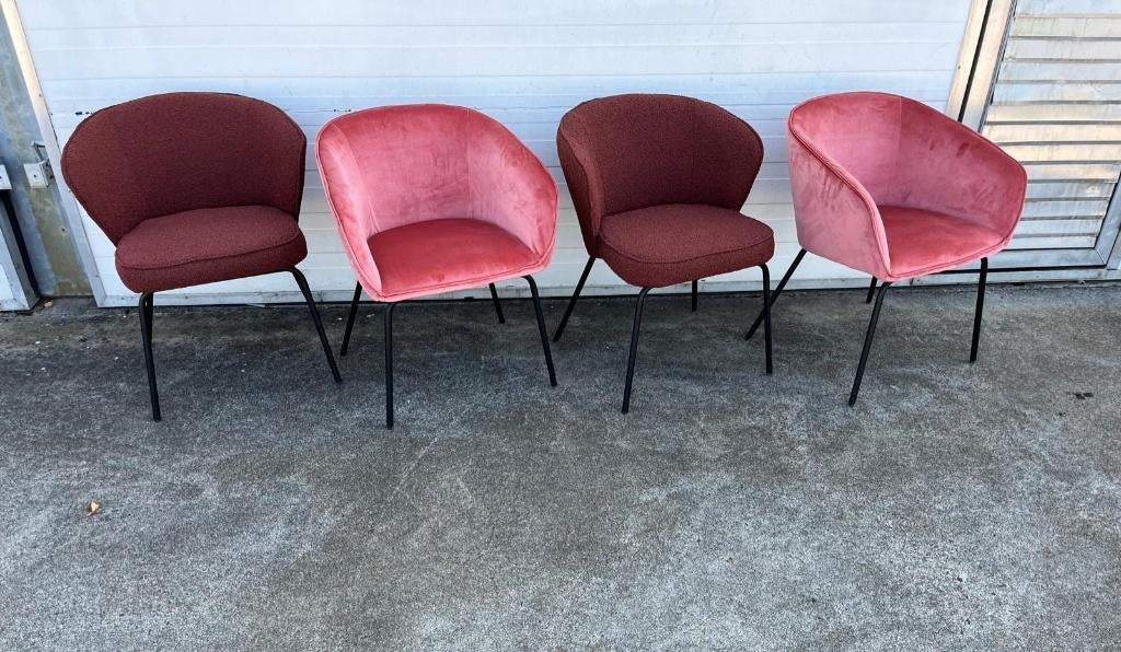 2 stuks horeca kuipstoelen, 2x rood boucle, Huis en Inrichting, Stoelen, Ophalen, Twee, Nieuw, Stof