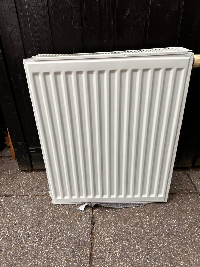 Witte radiator 60 cm hoog 50 cm breed, Doe-het-zelf en Verbouw, Verwarming en Radiatoren, Ophalen, 30 tot 80 cm, 500 tot 800 watt
