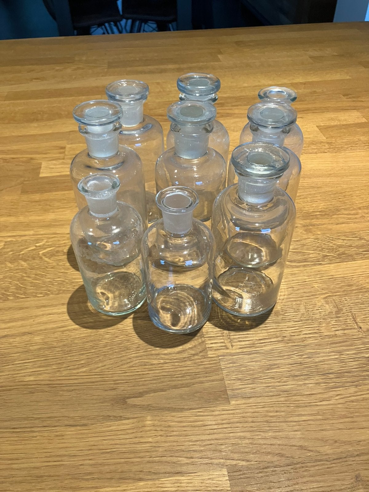 Oude glazen apothekersflessen, Ophalen