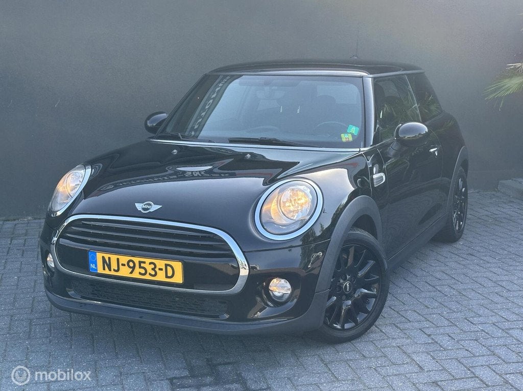 MINI Cooper 3-Deurs| Navi | Cruise | Airco | Set Zomerbanden, Auto's, Voorwielaandrijving, 136 pk, Gebruikt, Euro 6