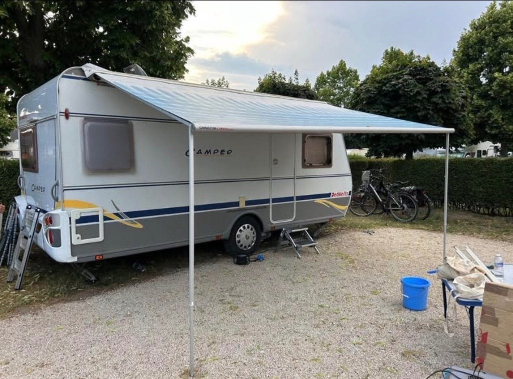 Mooie, complete caravan klaar voor vakantie, Rondzit, Schokbreker, 750 - 1000 kg, Particulier