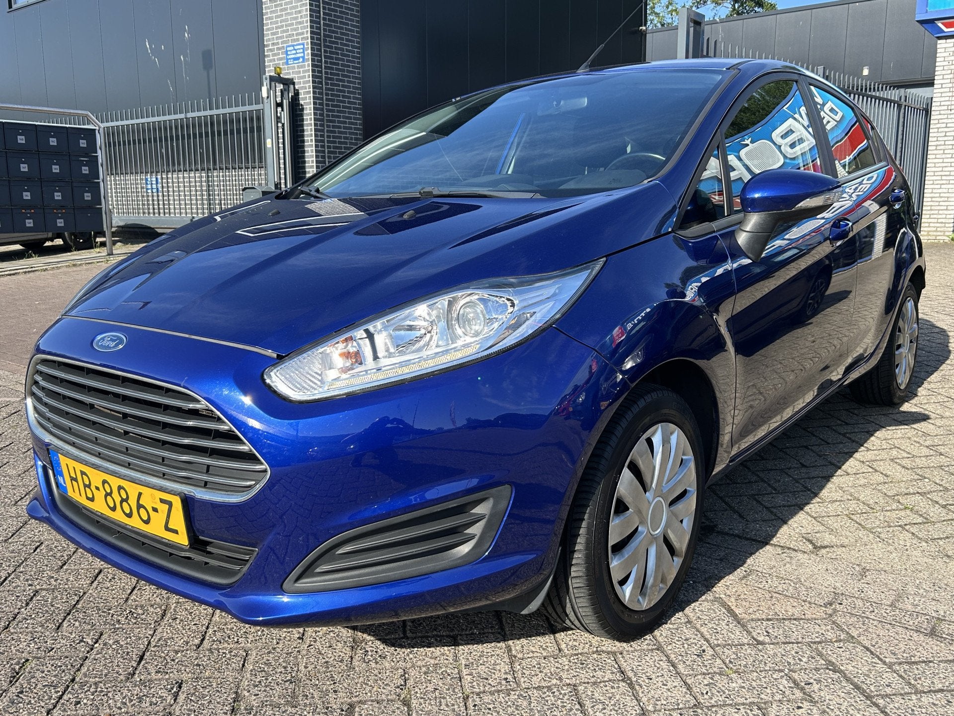 Ford Fiesta 1.0 Style Airco Navigatie 5 deurs 3 maanden Gara, Auto's, Voorwielaandrijving, Stof, Euro 6, 525 kg