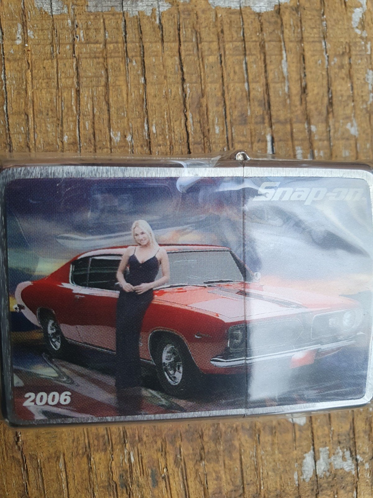 Zippo aansteker Snap-on 2006 met auto en vrouw, Ophalen of Verzenden, Nieuw, Aansteker