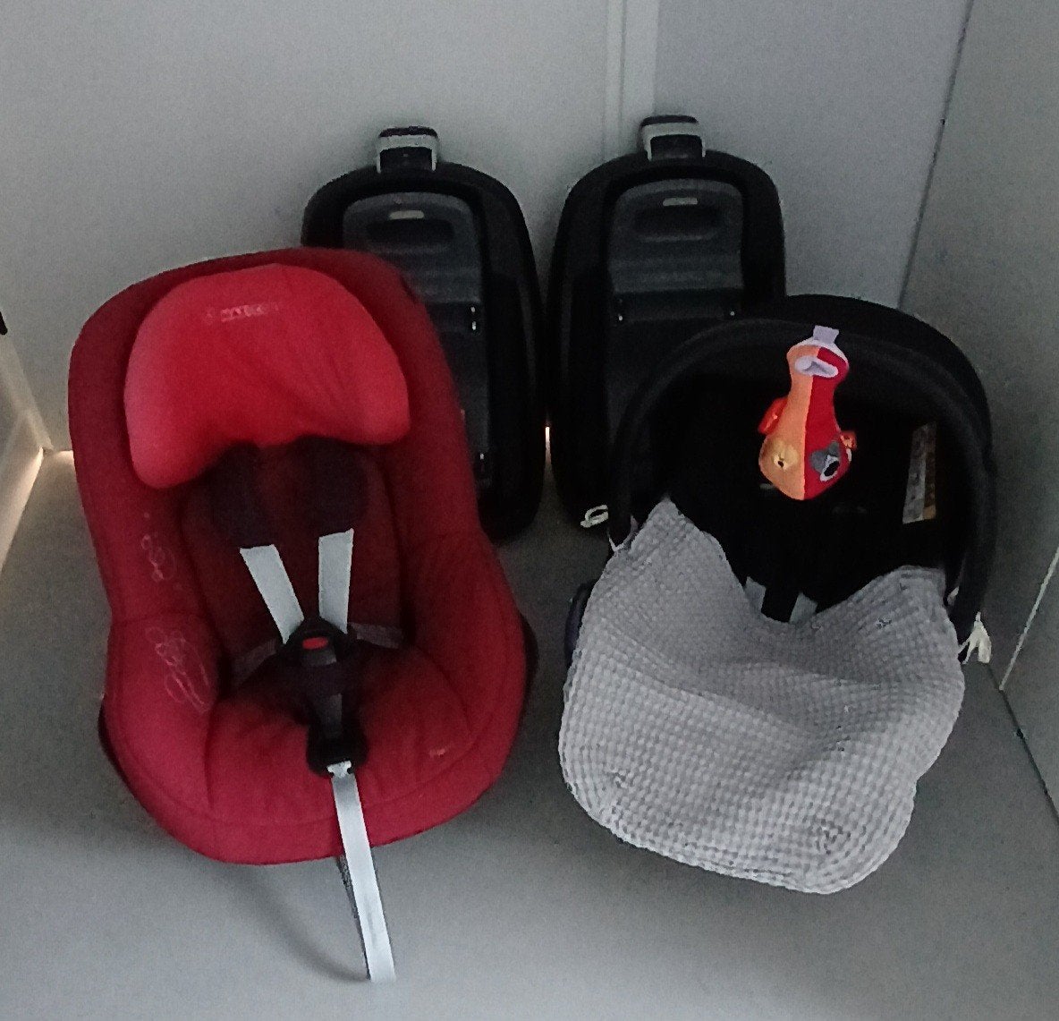 Maxi Cosi Pebble + Pearl autostoel 2x FamilyFix bases, Kinderen en Baby's, Autostoeltjes, Ophalen, Verstelbare rugleuning, 9 t/m 18 kg