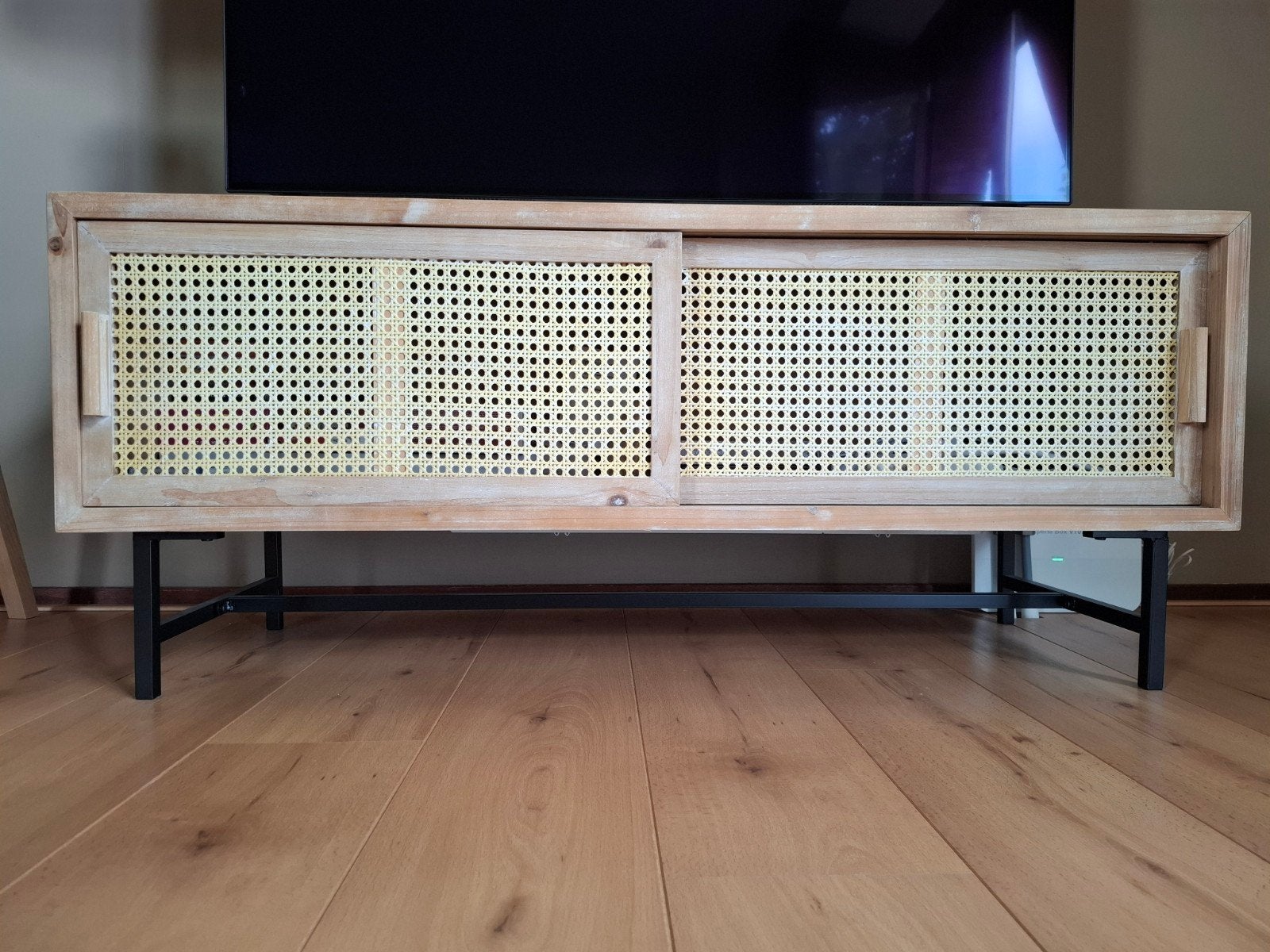 TV-kast met schuifdeurtjes - zo goed als nieuw, Ophalen, 100 tot 150 cm, Zo goed als nieuw, Minder dan 100 cm