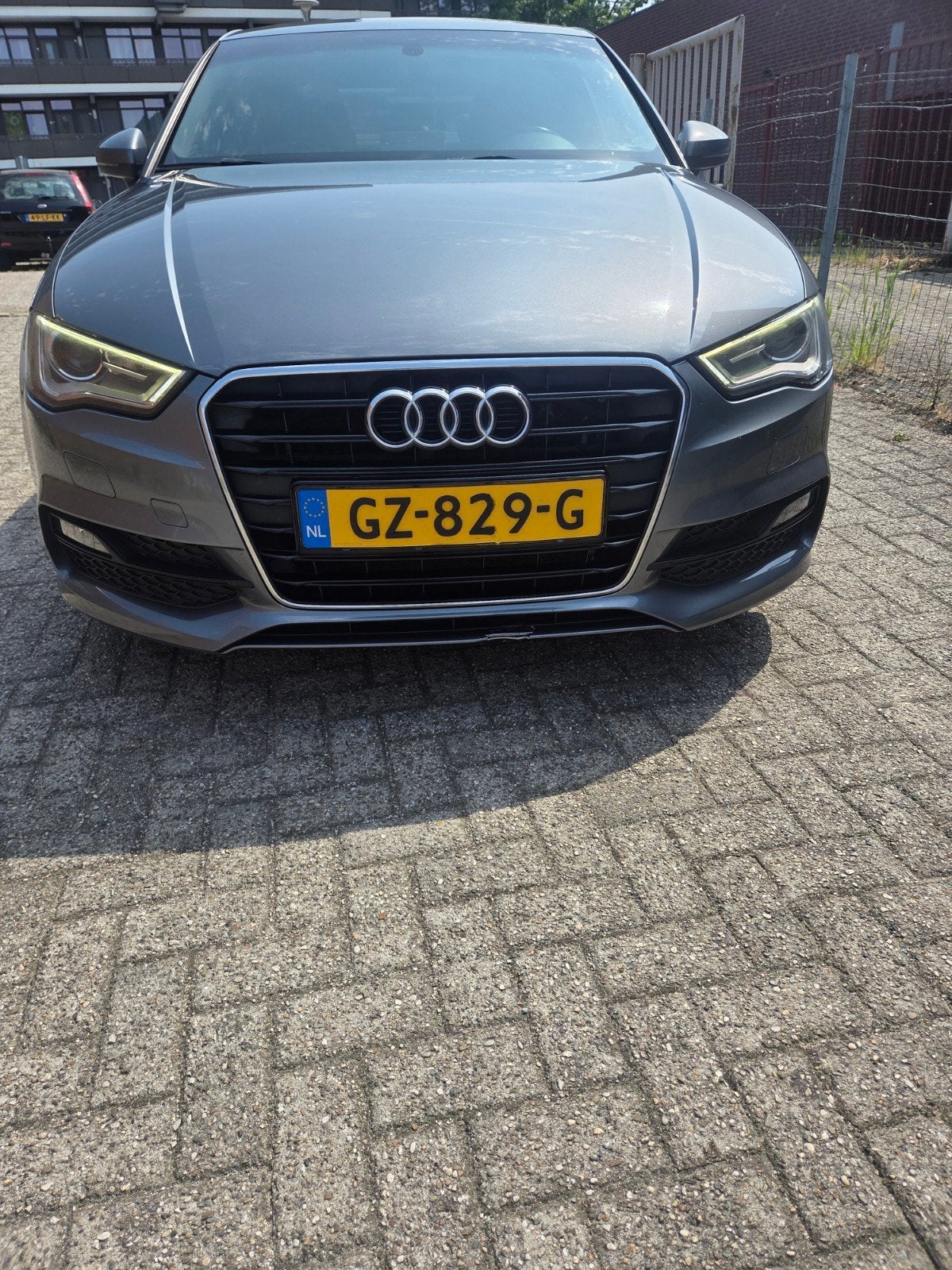 Audi A3 1.5 Tfsi 110KW COD Sedan 2015 Grijs, Auto's, Voorwielaandrijving, 4 cilinders, Electronic Stability Program (ESP), Origineel Nederlands
