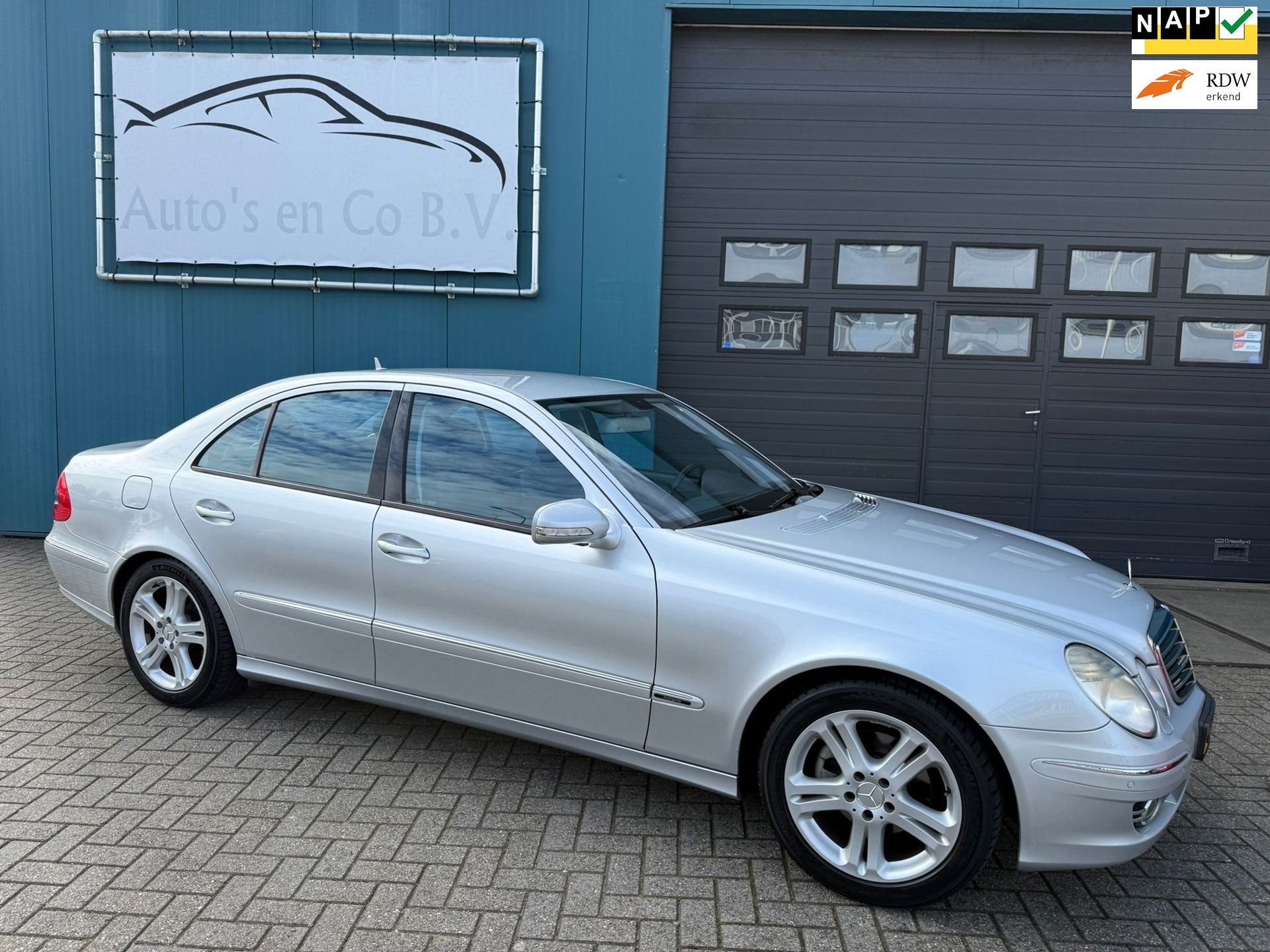 Mercedes-Benz E-klasse 200 K. Avantgarde Automaat Clima Crui, Auto's, Automaat, Achterwielaandrijving, Gebruikt, Zwart