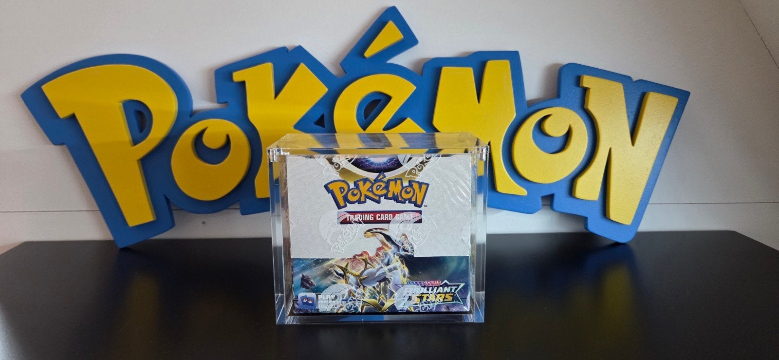 Pokémon Brilliant Stars Booster Box (Engelstalig) + acryl, Ophalen, Nieuw, Boosterbox