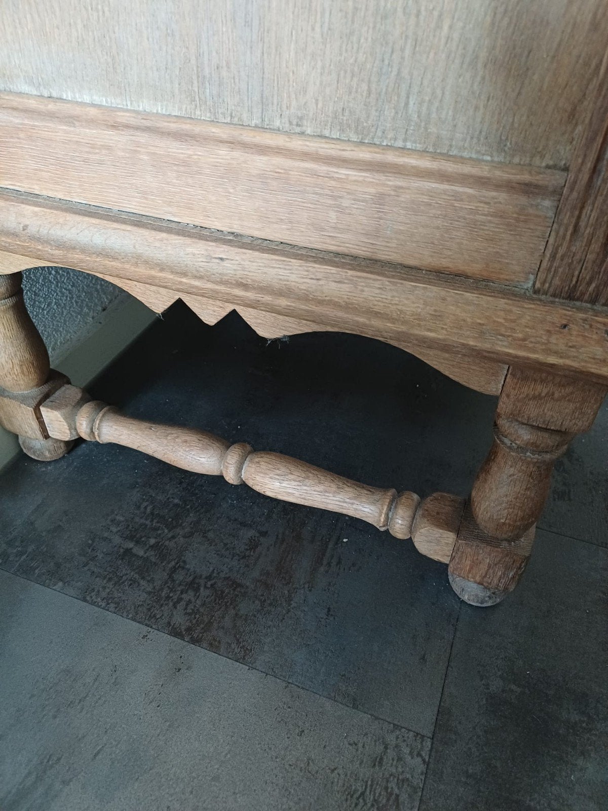 Foto 5 van Prachtige eiken buffetkast / servieskast – Blank eiken