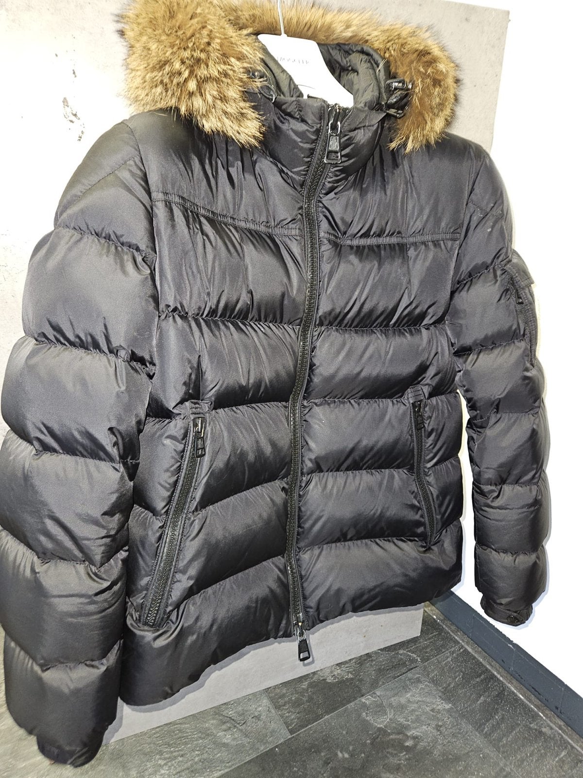 Moncler Donsjas Zwart Maat M met afneembare Bontkraag, Ophalen of Verzenden, Zo goed als nieuw, Maat 48/50 (M), Zwart